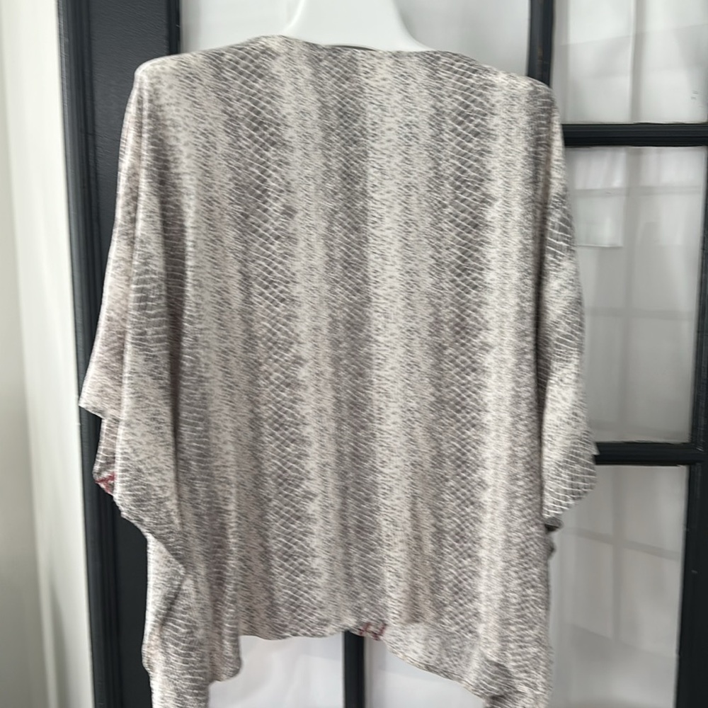 Savanna Jane Gray Top with Colorful Floral Embroidery - Picture 5 of 5